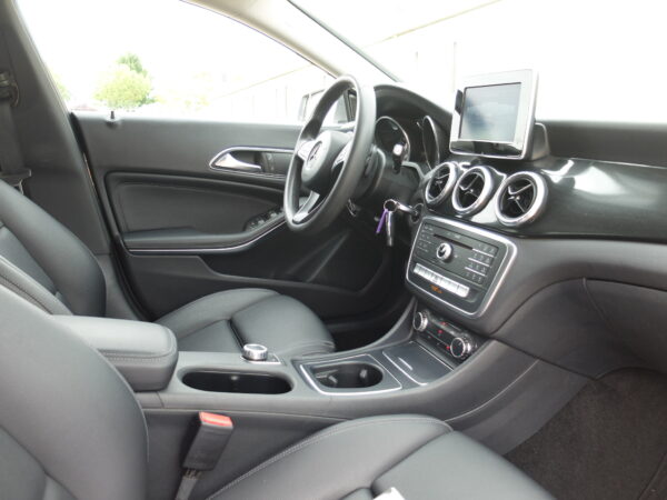 Mercedes CLA 200 d Shooting Brake – Bild 3