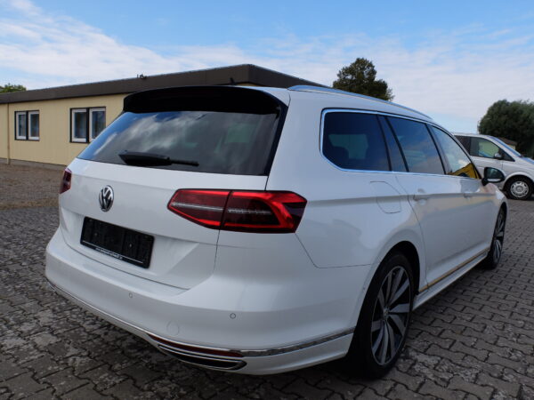 VW Passat Variant 2,0 TSi DSG R-Line – Bild 2