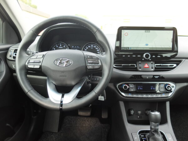 Hyundayi i 30 Kombi Automatik – Bild 4