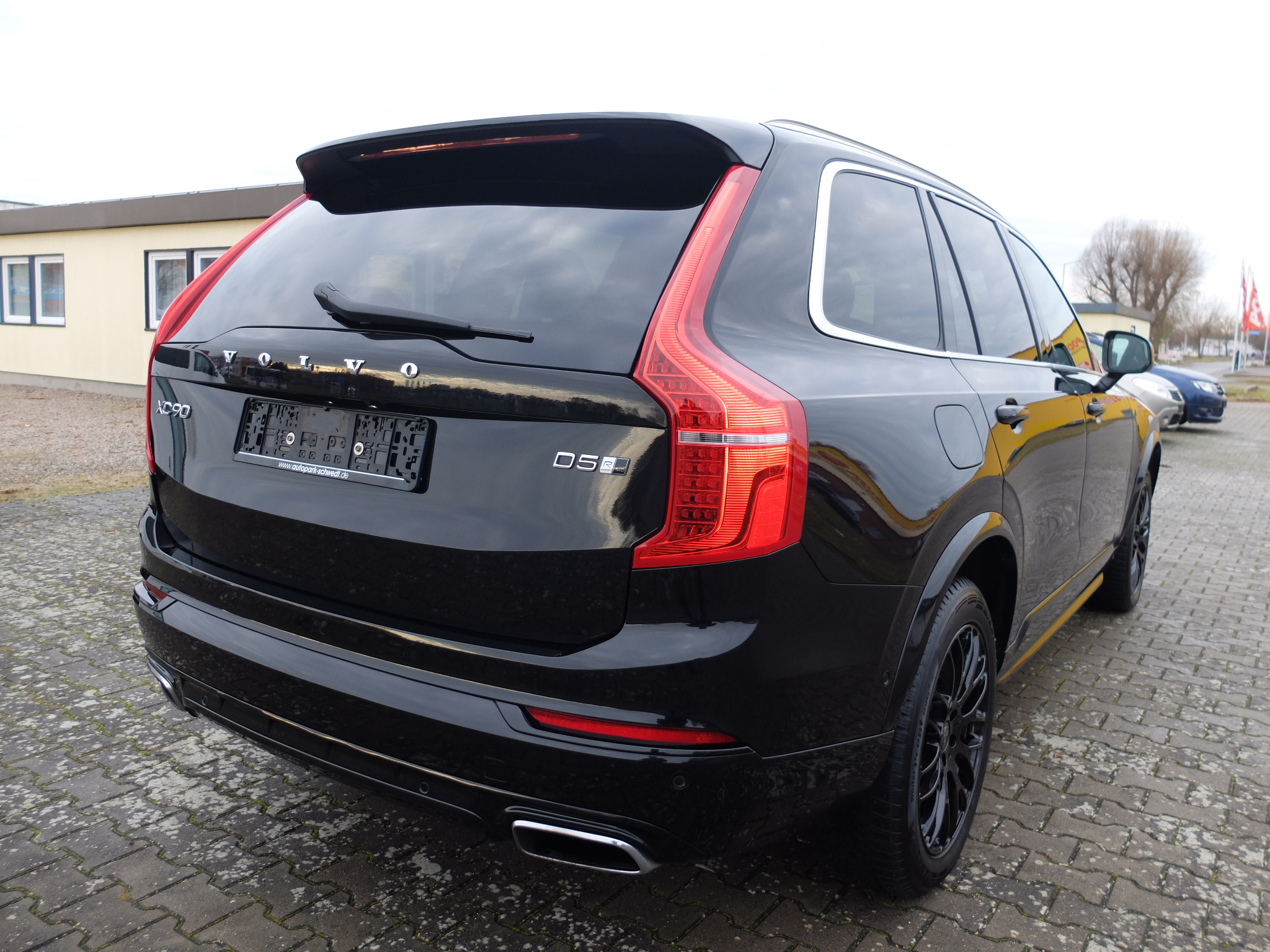 Volvo XC 90 D5 R-Design AWD – Bild 2