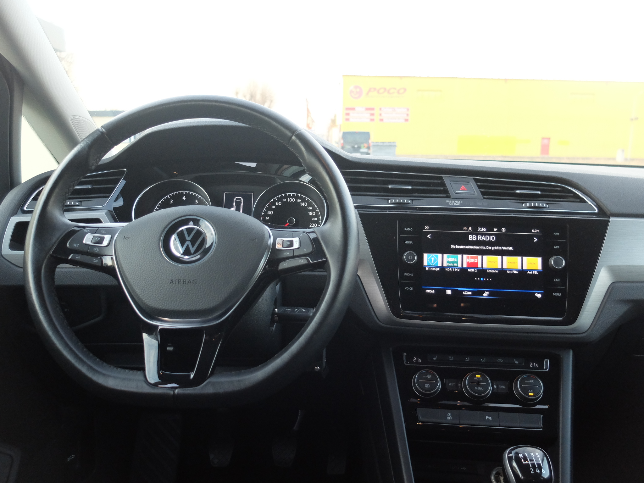 VW Touran 1,5 TSi Comfortline 7-Sitzer – Bild 4