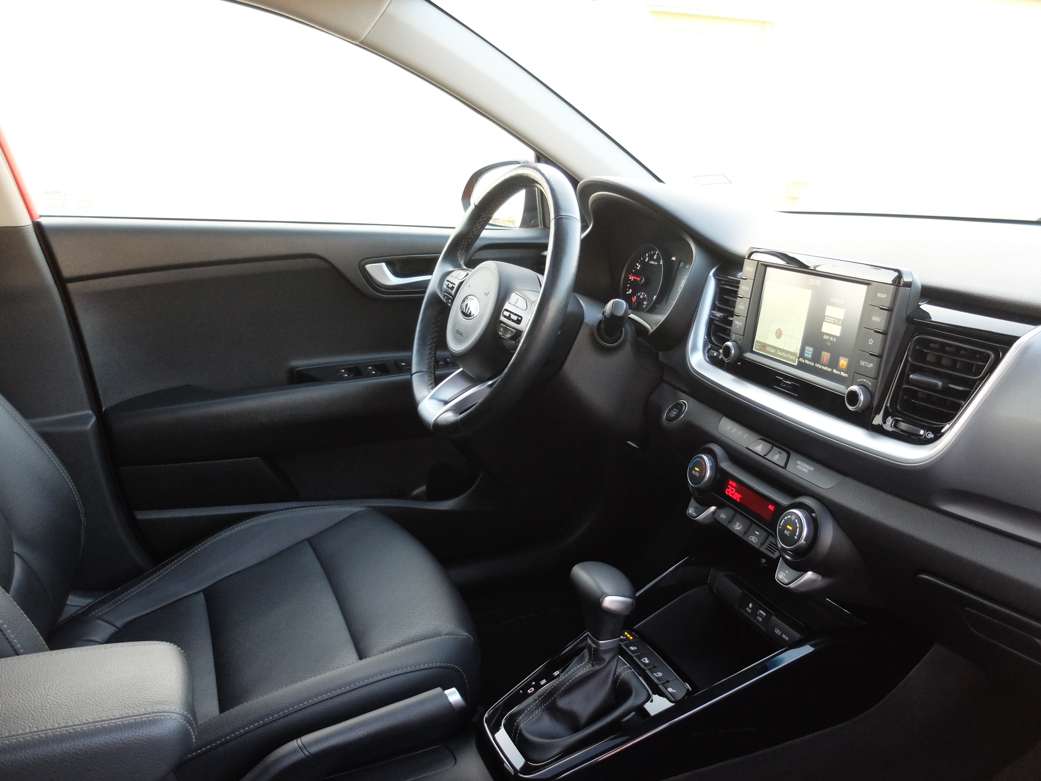 Kia Stonic T-GDI Spirit Automatik – Bild 3