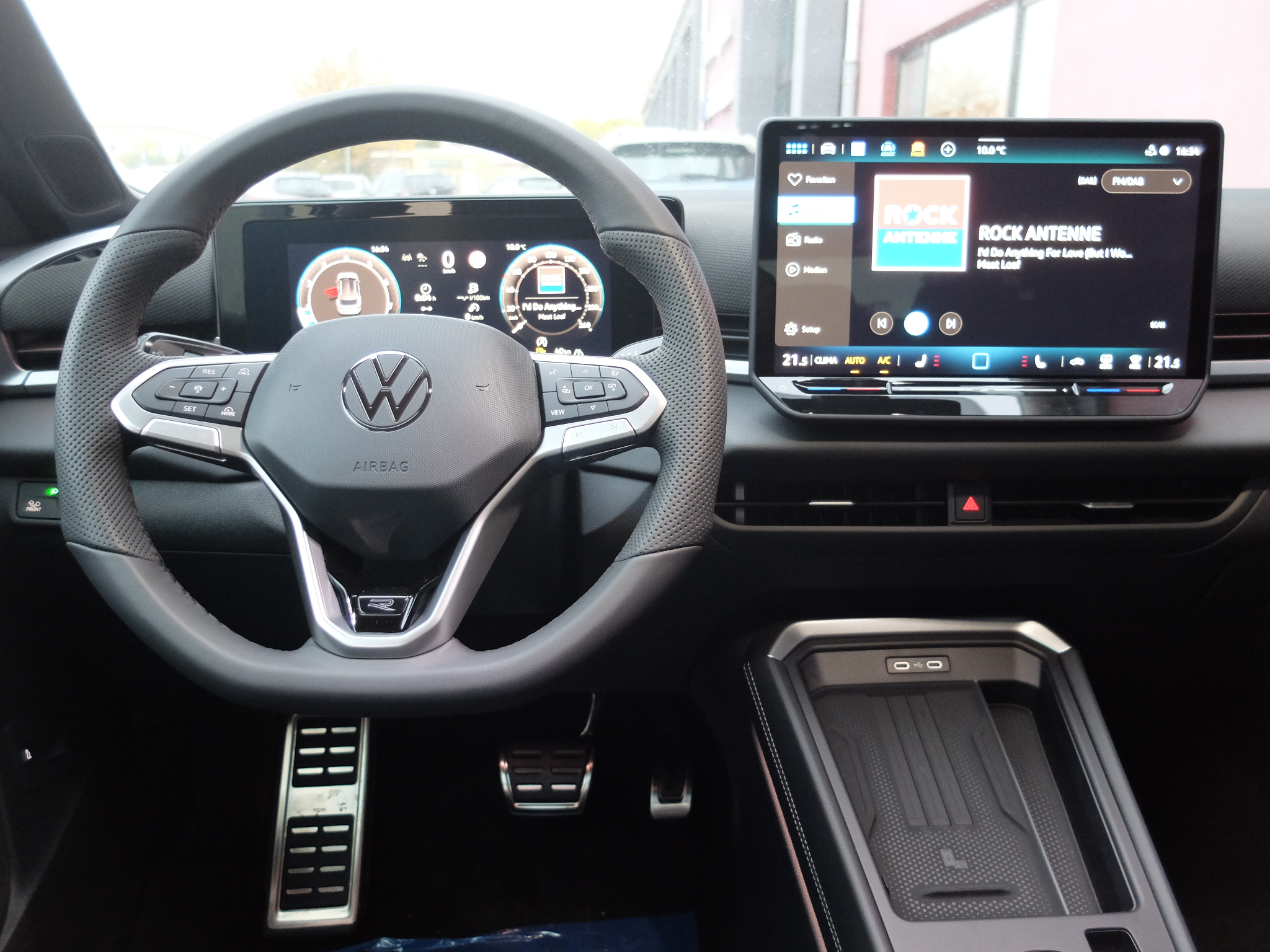 VW T-Roc 1,5 eTSi R-Line DSG – Bild 4